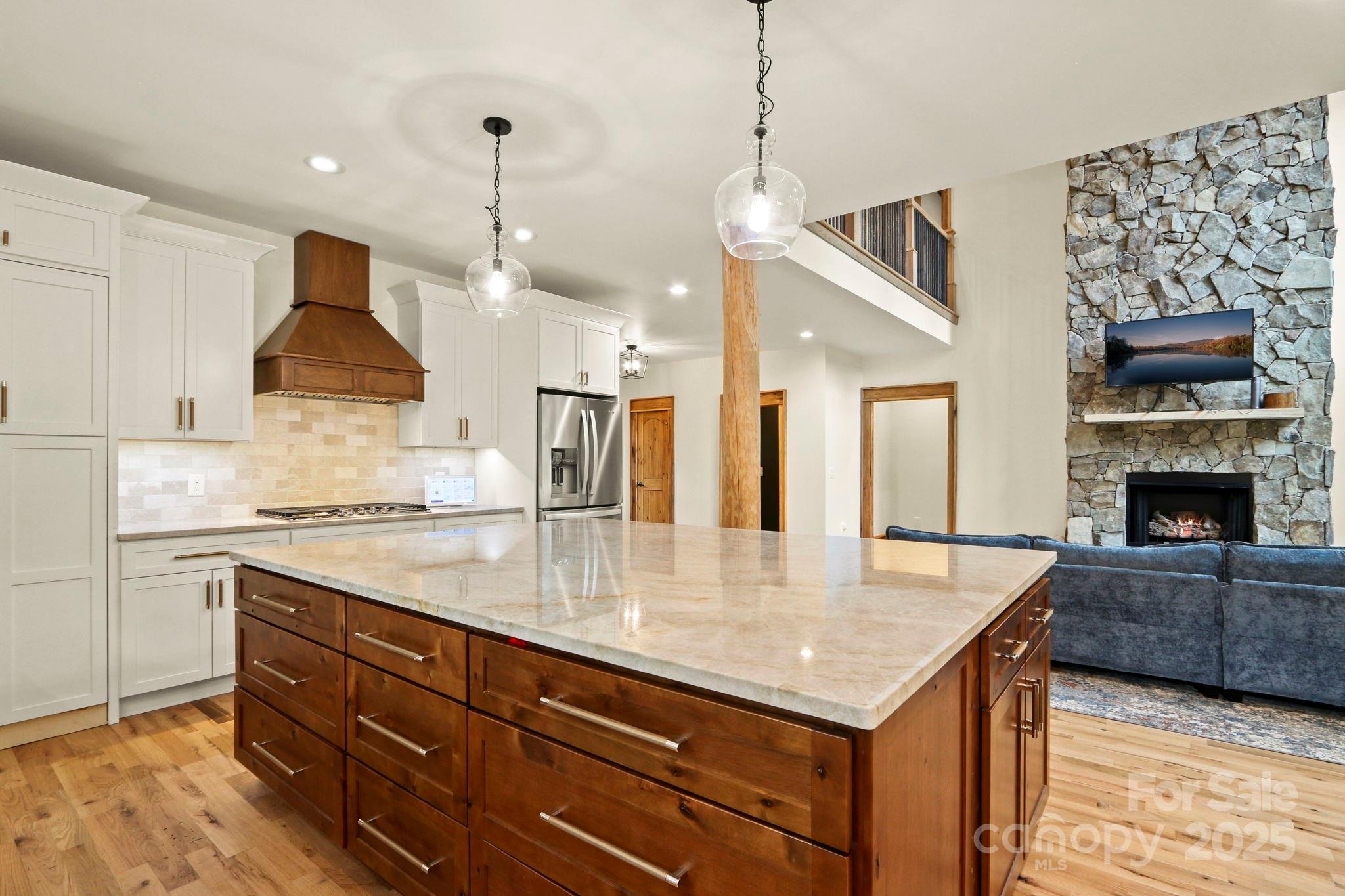 Blowing Rock, North Carolina 28605, United States, 4 Bedrooms Bedrooms, ,6 BathroomsBathrooms,Residential,Active,15222