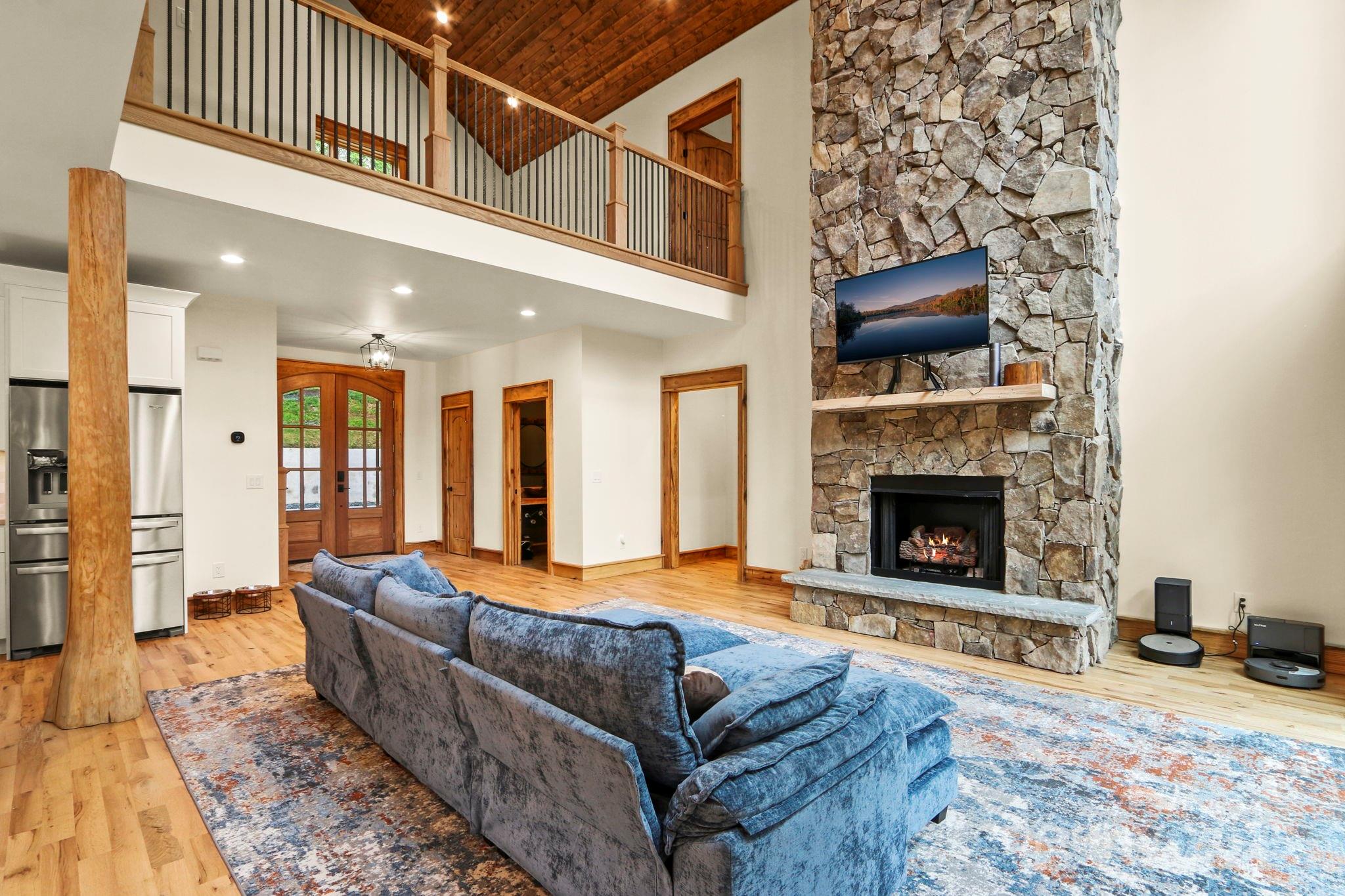 Blowing Rock, North Carolina 28605, United States, 4 Bedrooms Bedrooms, ,6 BathroomsBathrooms,Residential,Active,15222