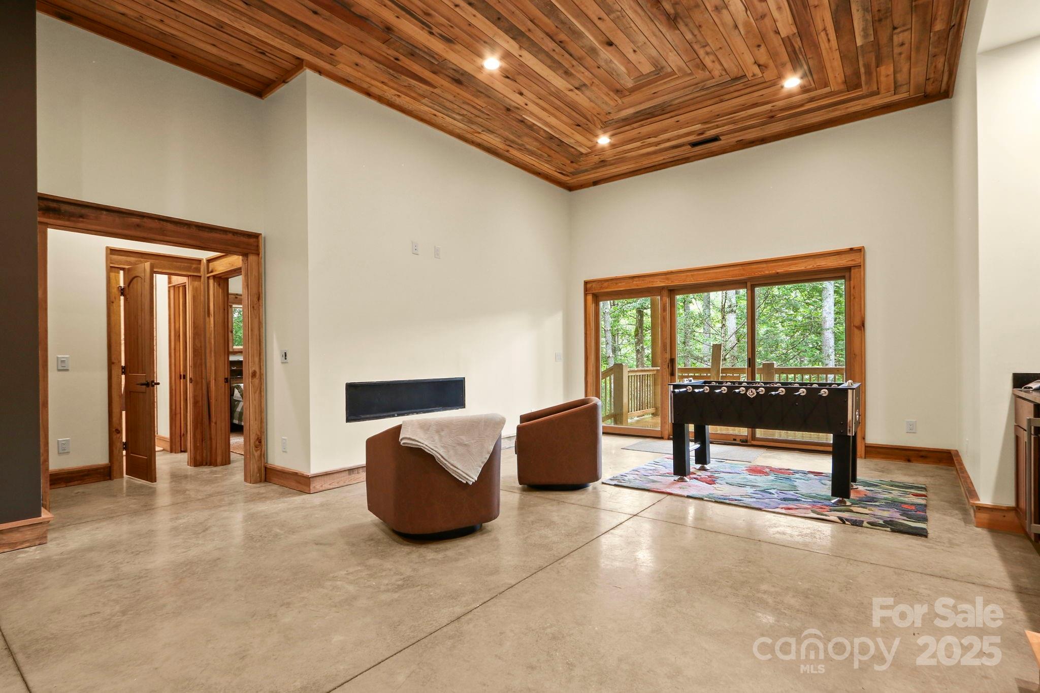 Blowing Rock, North Carolina 28605, United States, 4 Bedrooms Bedrooms, ,6 BathroomsBathrooms,Residential,Active,15222