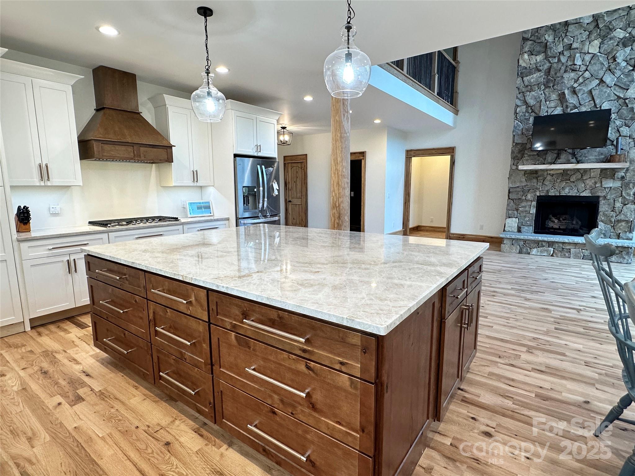 371 Hews Circle