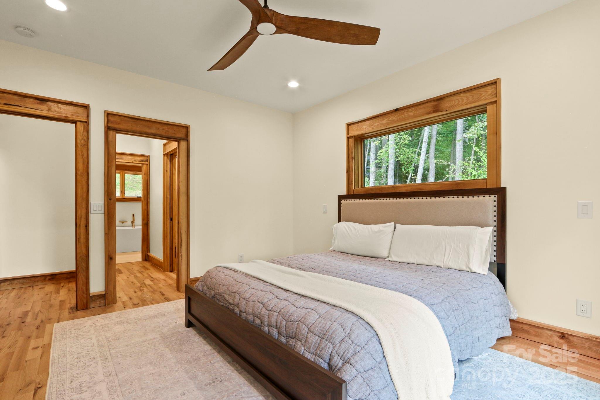 Blowing Rock, North Carolina 28605, United States, 4 Bedrooms Bedrooms, ,6 BathroomsBathrooms,Residential,Active,15222