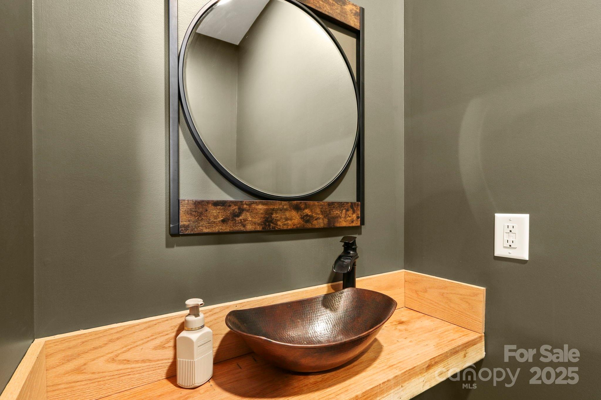 Blowing Rock, North Carolina 28605, United States, 4 Bedrooms Bedrooms, ,6 BathroomsBathrooms,Residential,Active,15222