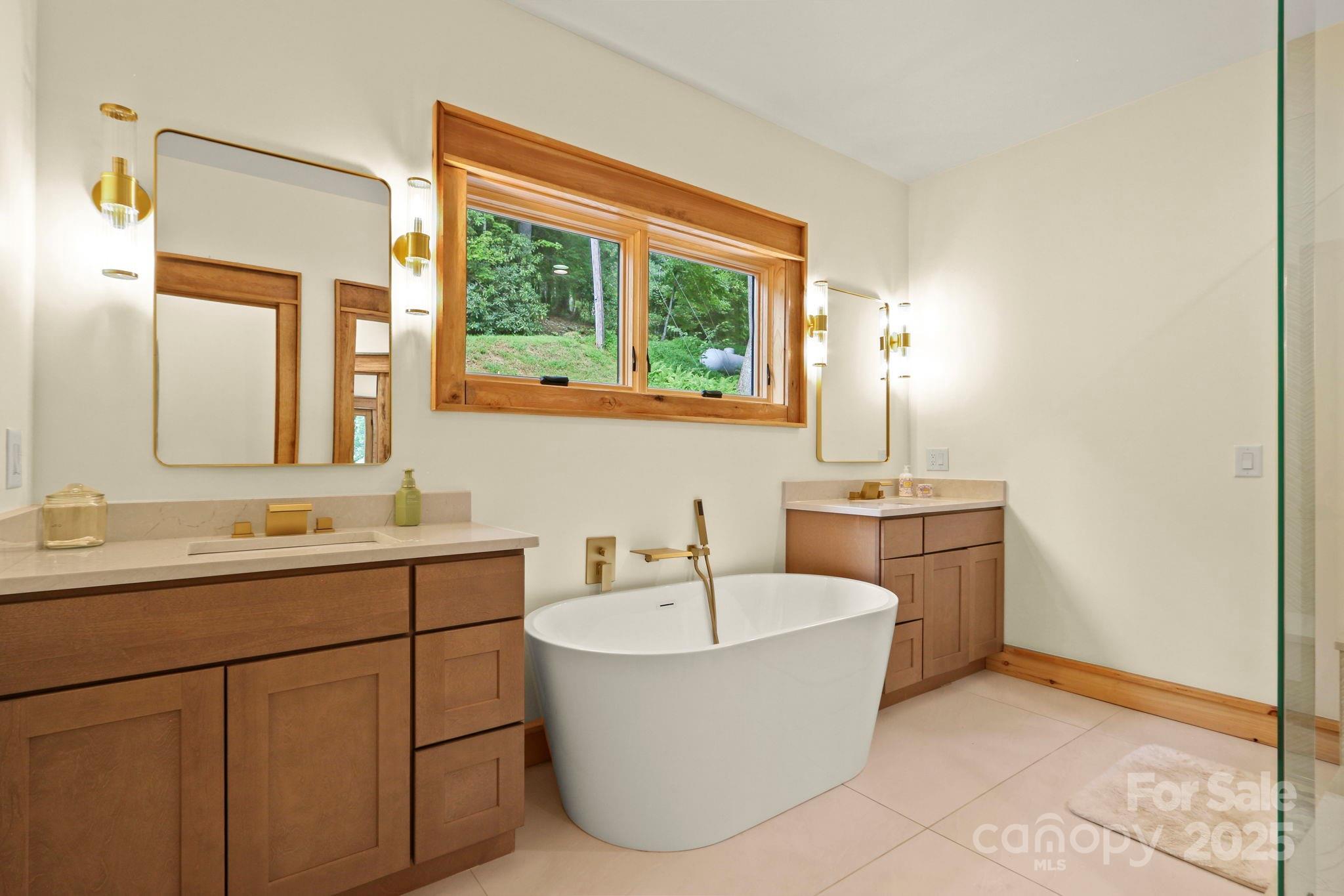 Blowing Rock, North Carolina 28605, United States, 4 Bedrooms Bedrooms, ,6 BathroomsBathrooms,Residential,Active,15222