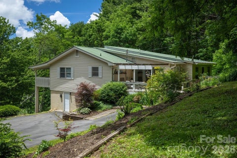 Photo of 665 Will Robbins Lane, Newland, NC 28657 (MLS # 4424798)