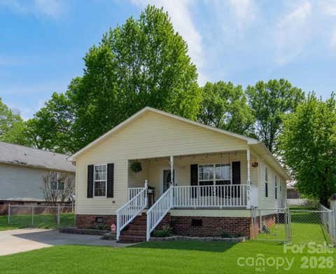 Photo for 1015 S Walnut Street