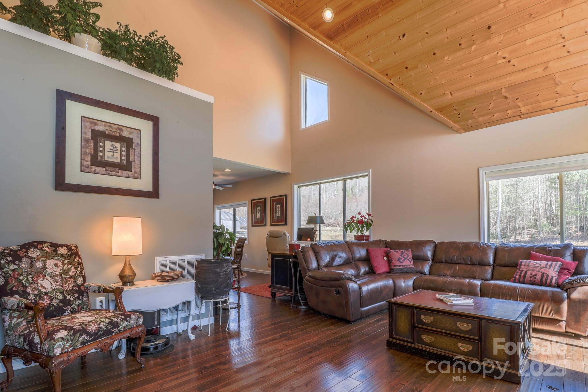 146 W Green Briar Lane