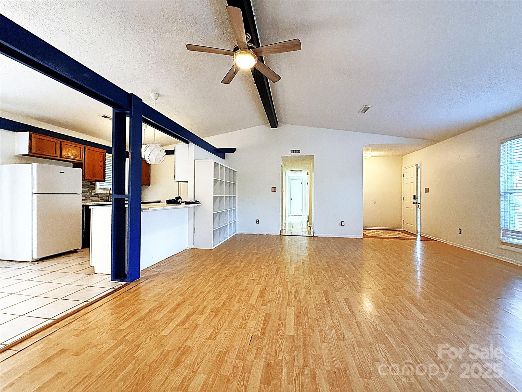 6401 Round Hill Road