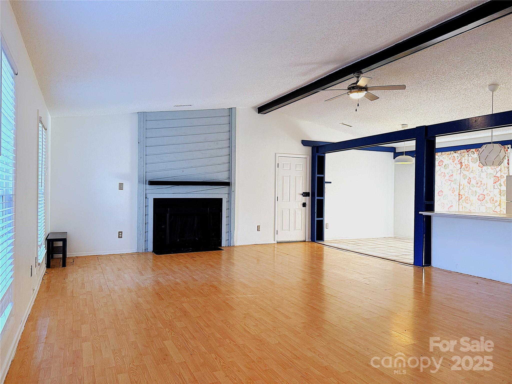 6401 Round Hill Road