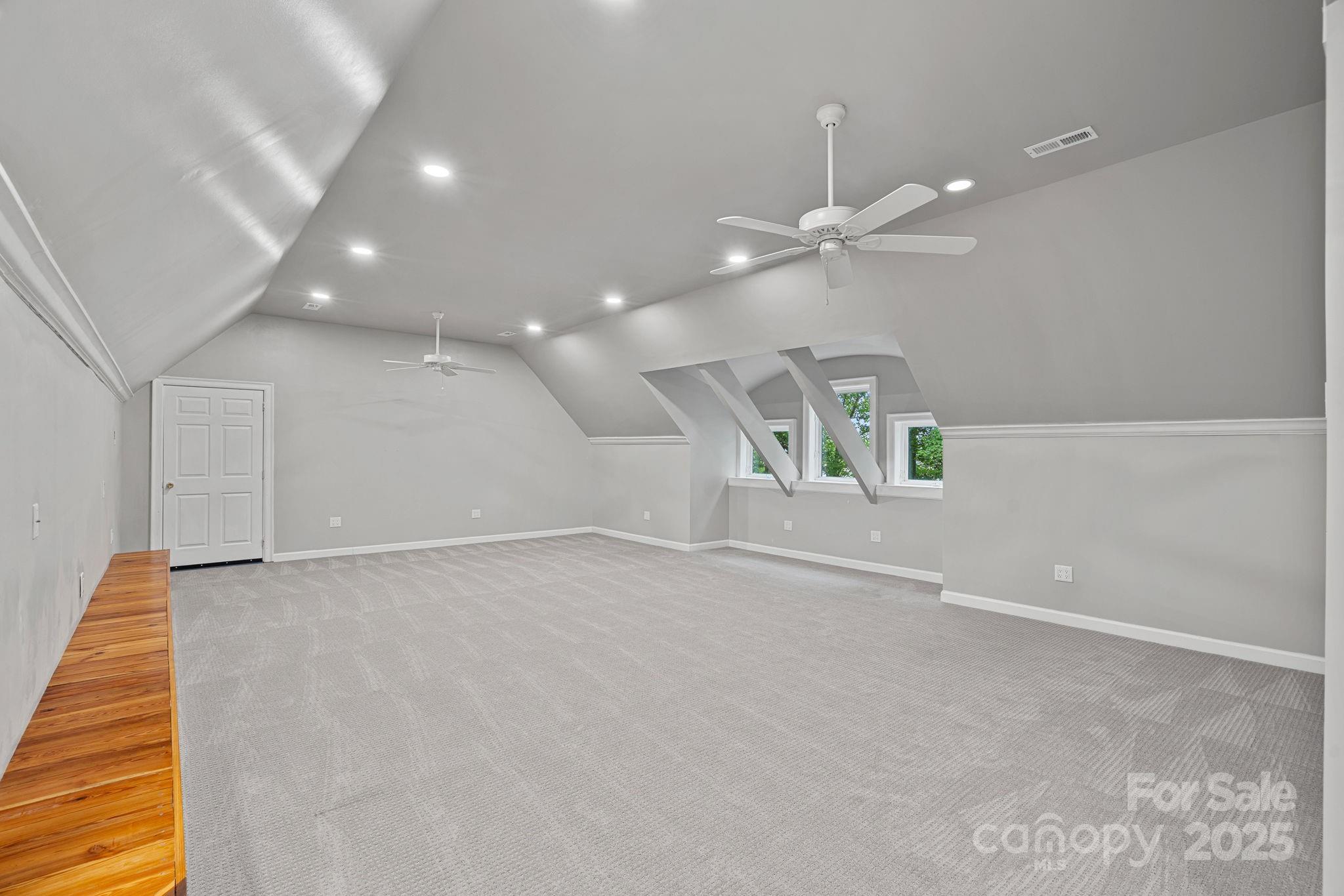 The Harbour At The Pointe - Residential