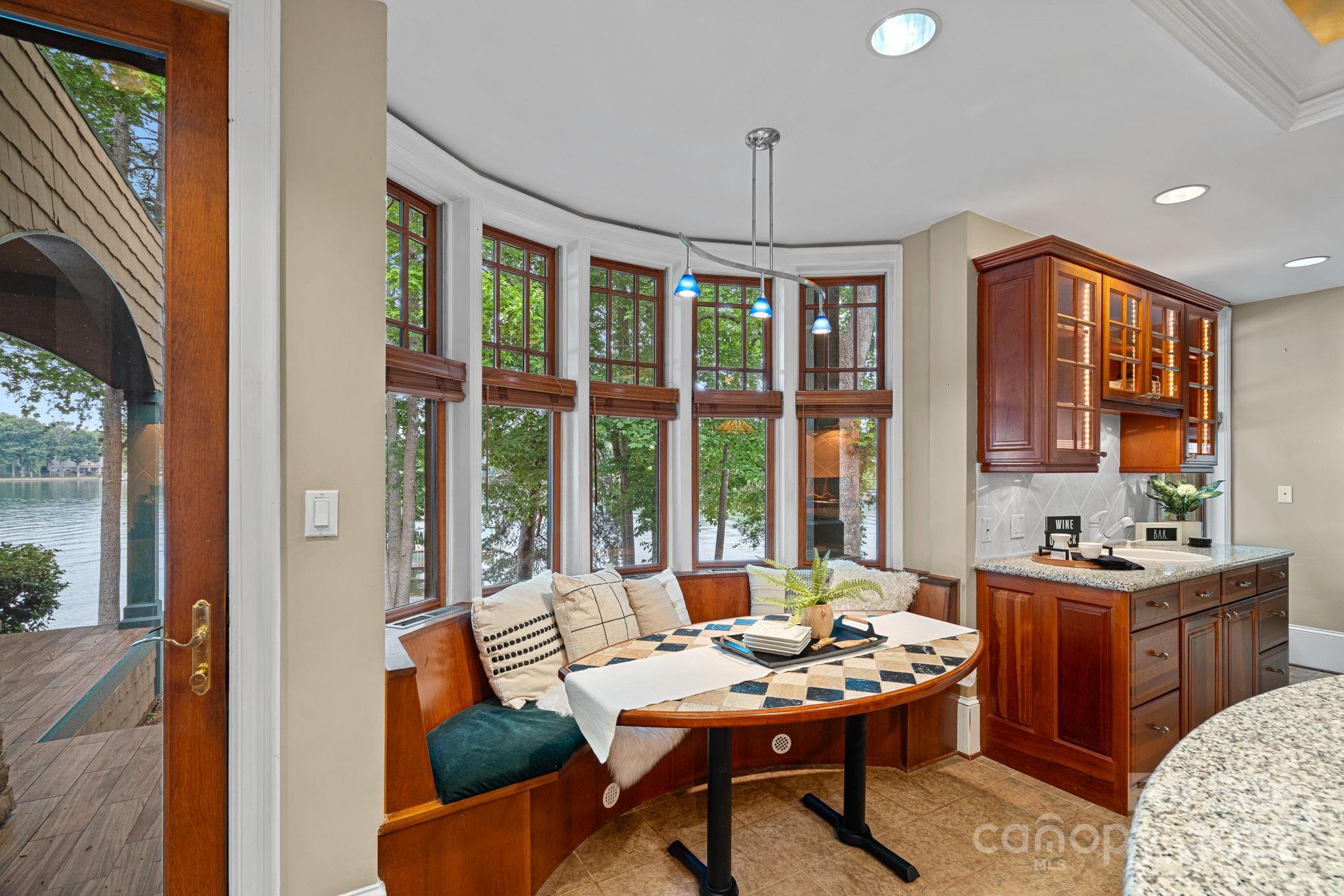 The Harbour At The Pointe - Residential