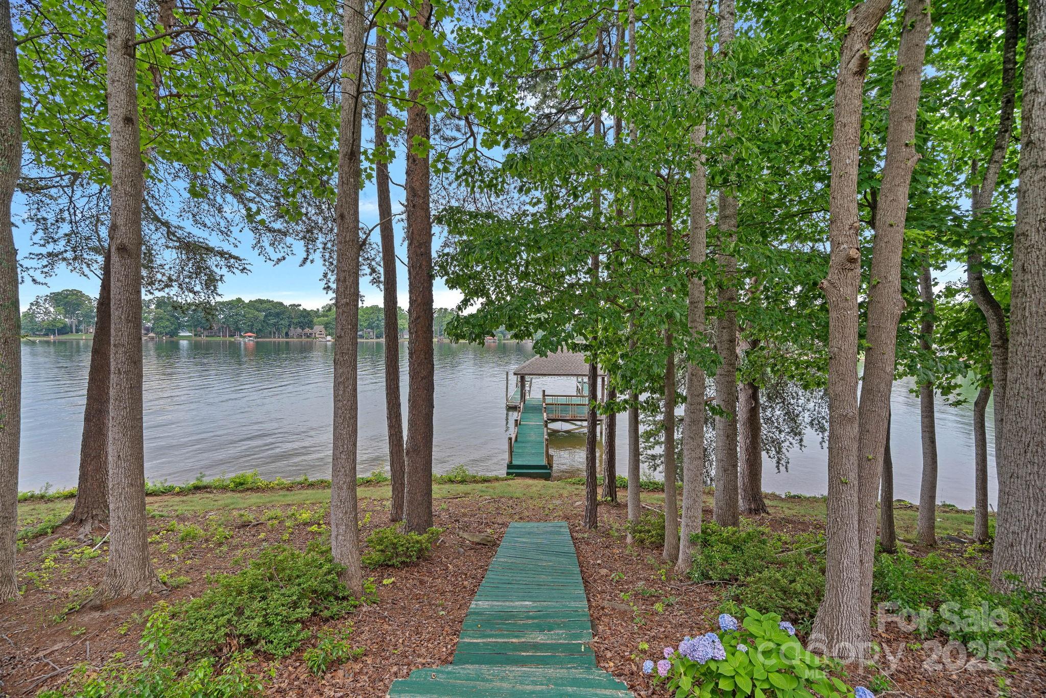 The Harbour At The Pointe - Residential