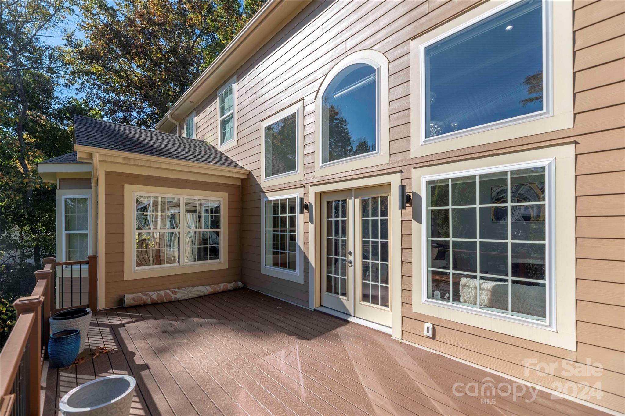 Lakepointe South - Residential