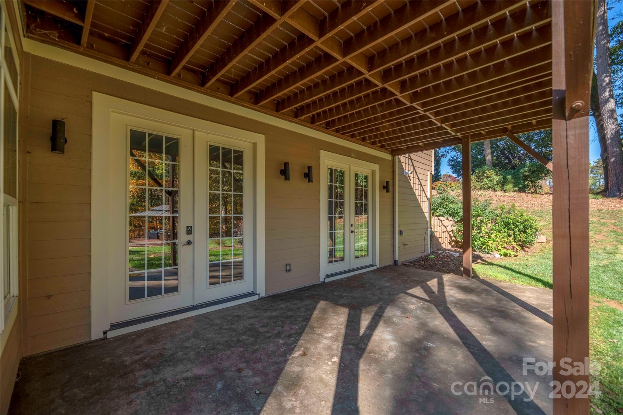 Lakepointe South - Residential