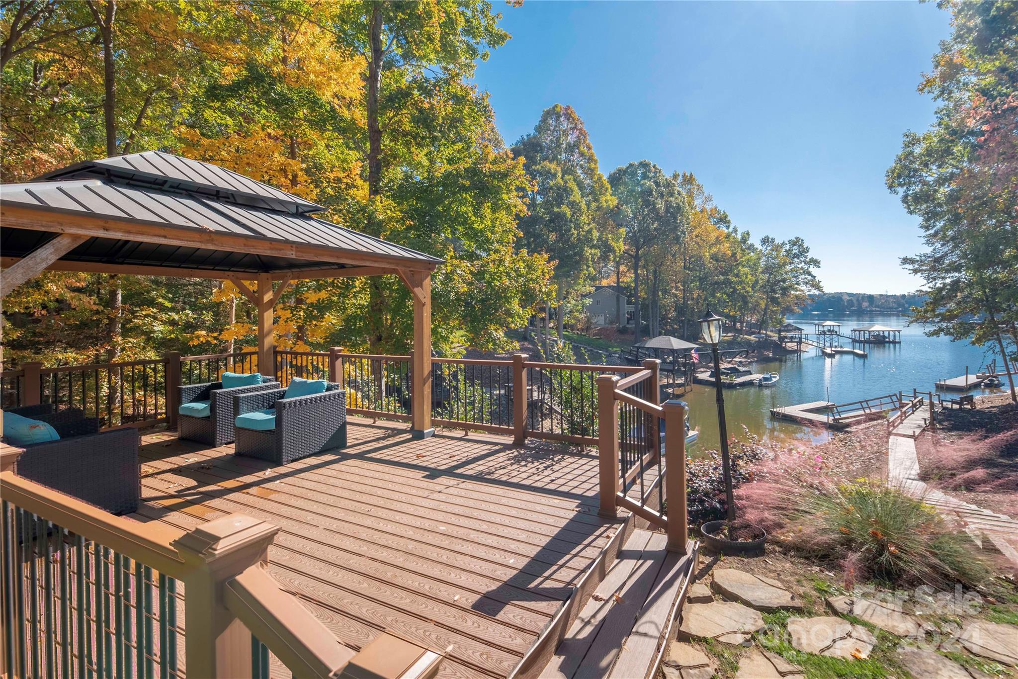 Lakepointe South - Residential