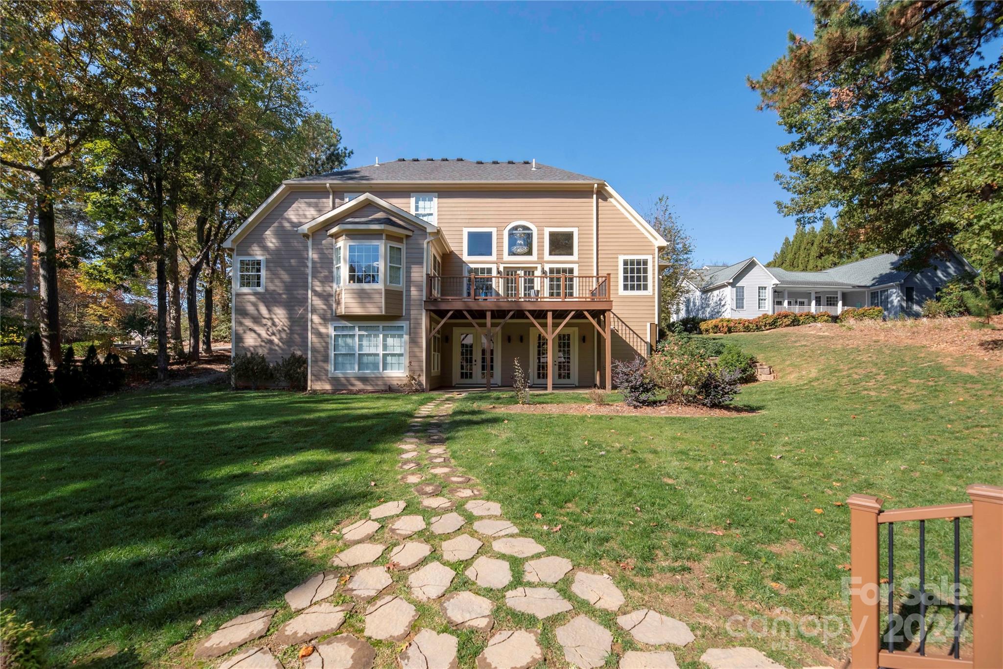 Lakepointe South - Residential