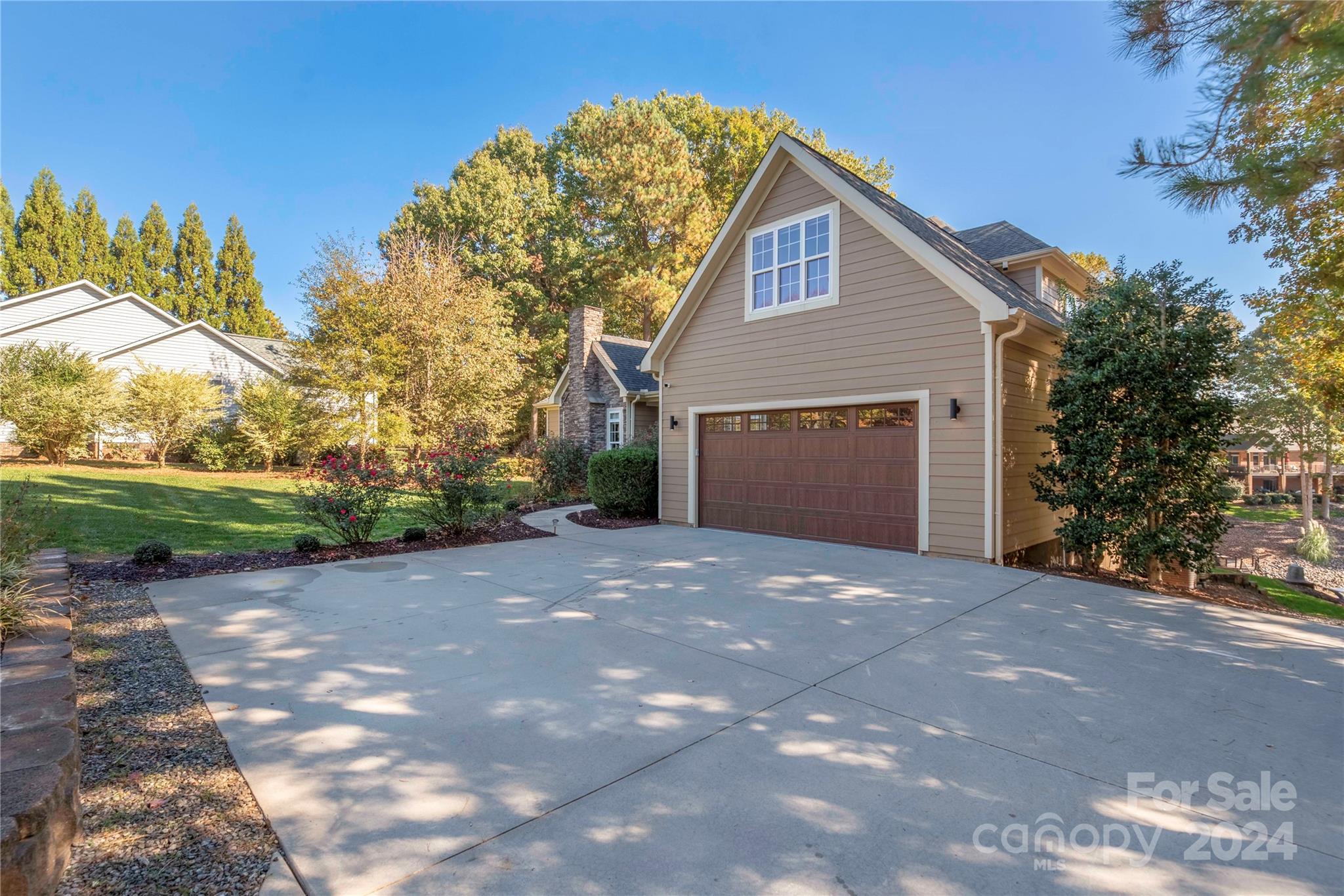 Lakepointe South - Residential