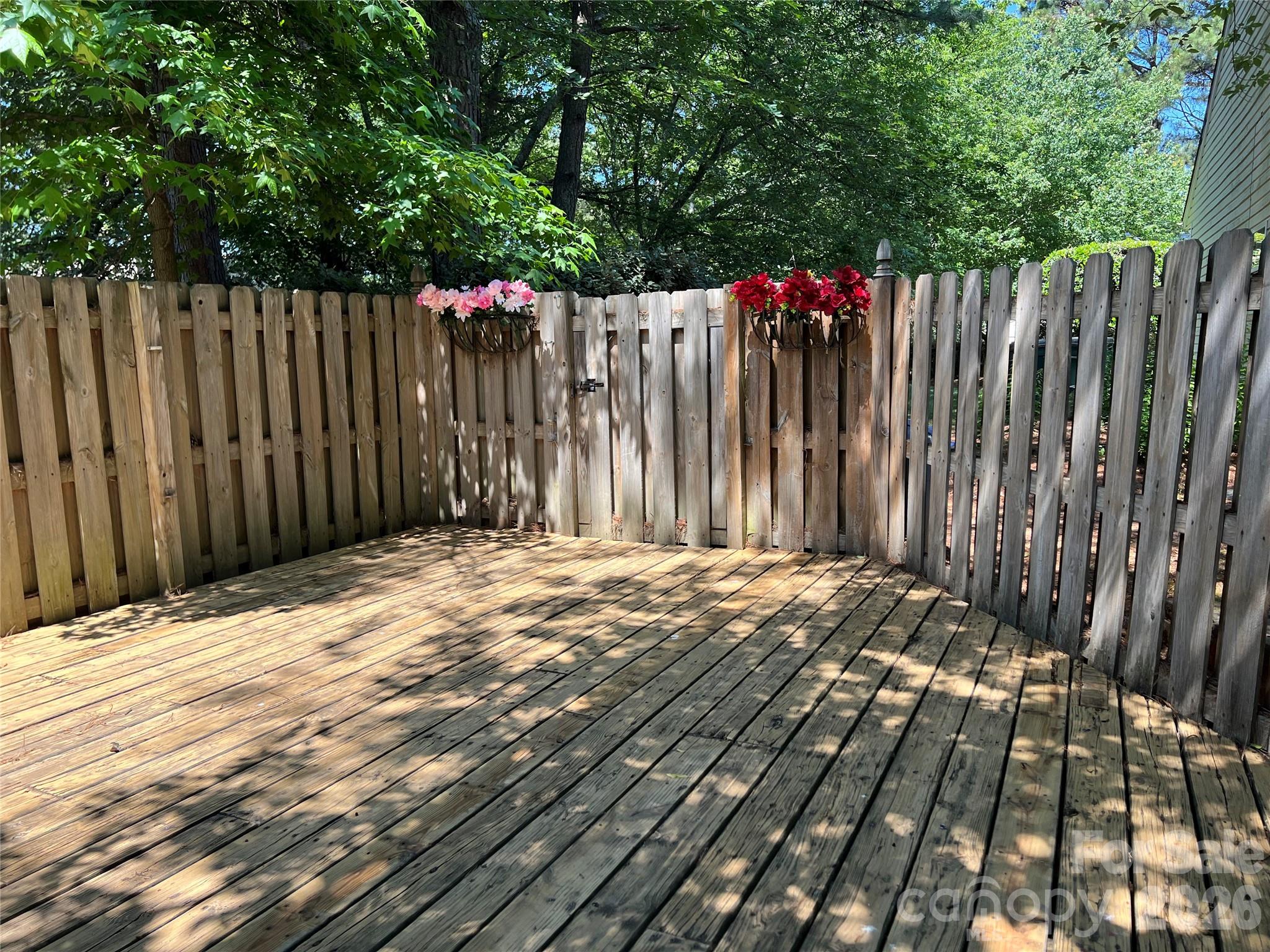 Maplecrest - Residential