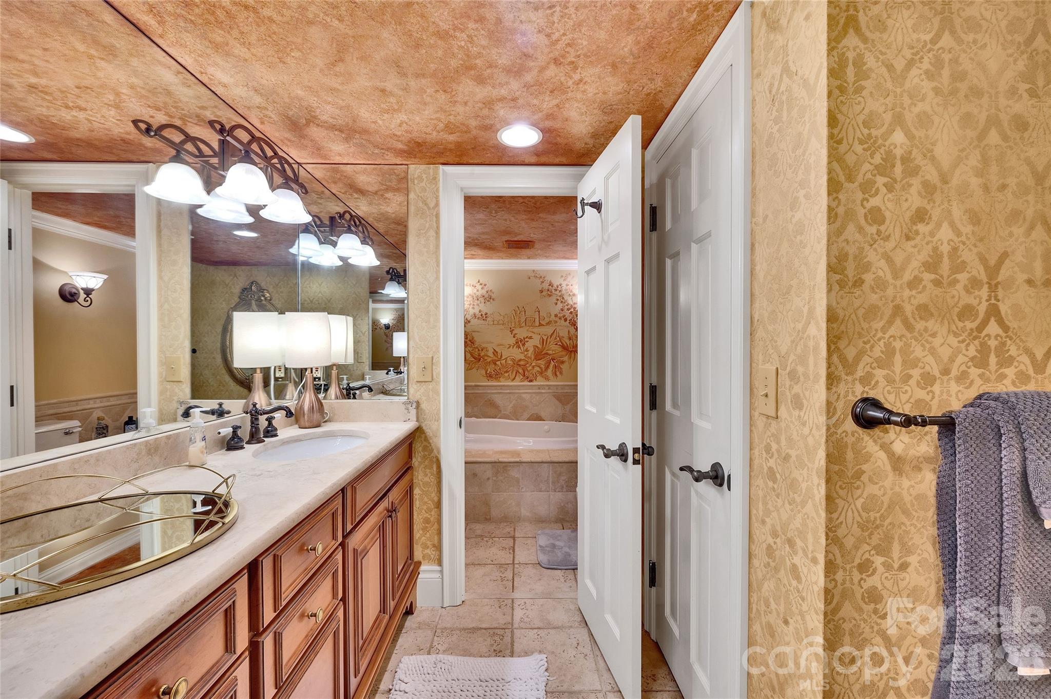 Lake Toxaway Estates - Residential