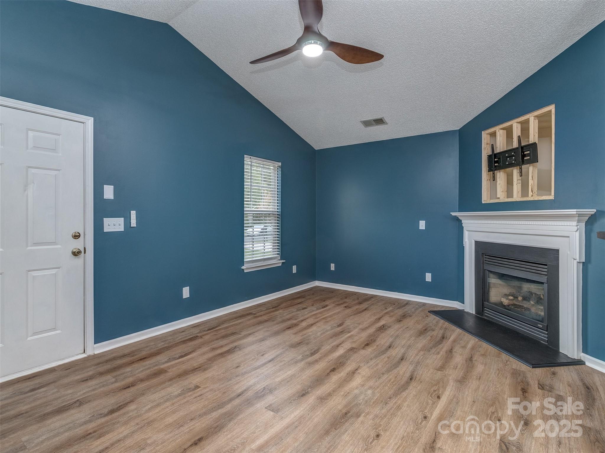 4677 Arthur Way