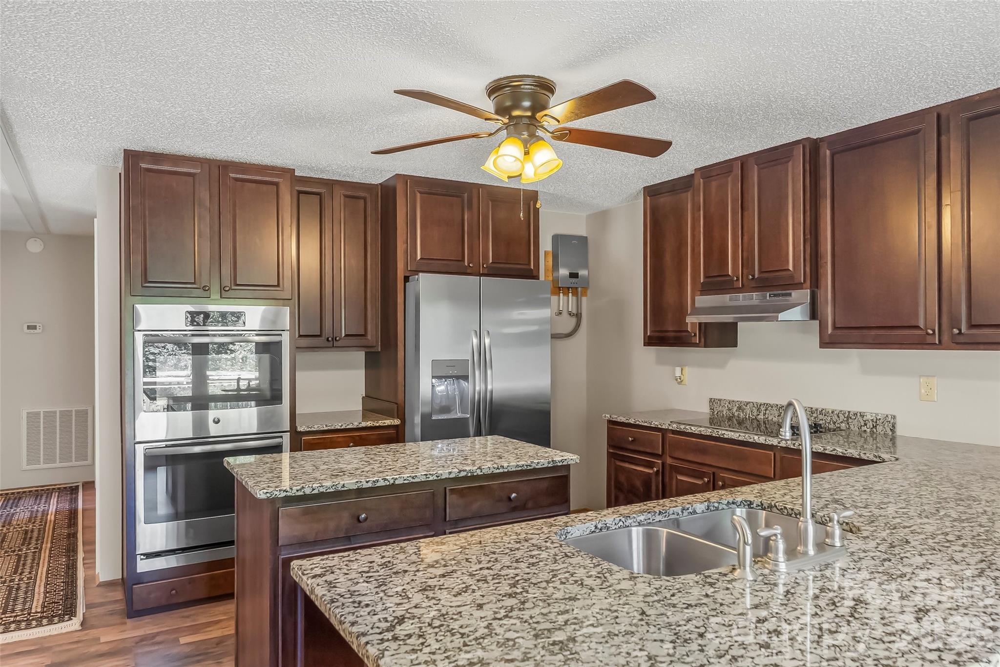 3377 Mentink Way