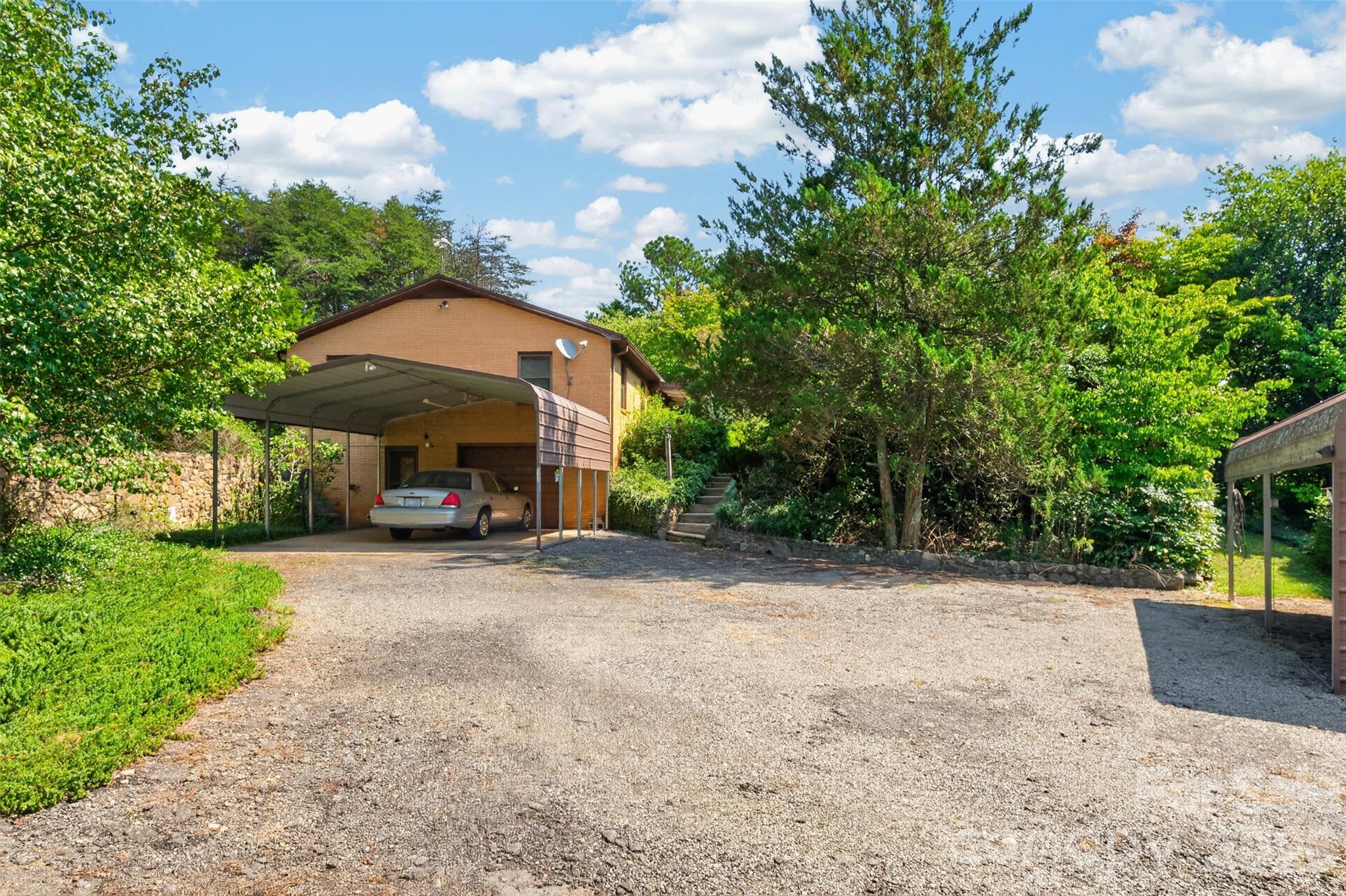 3175 Lynn Mountain Road