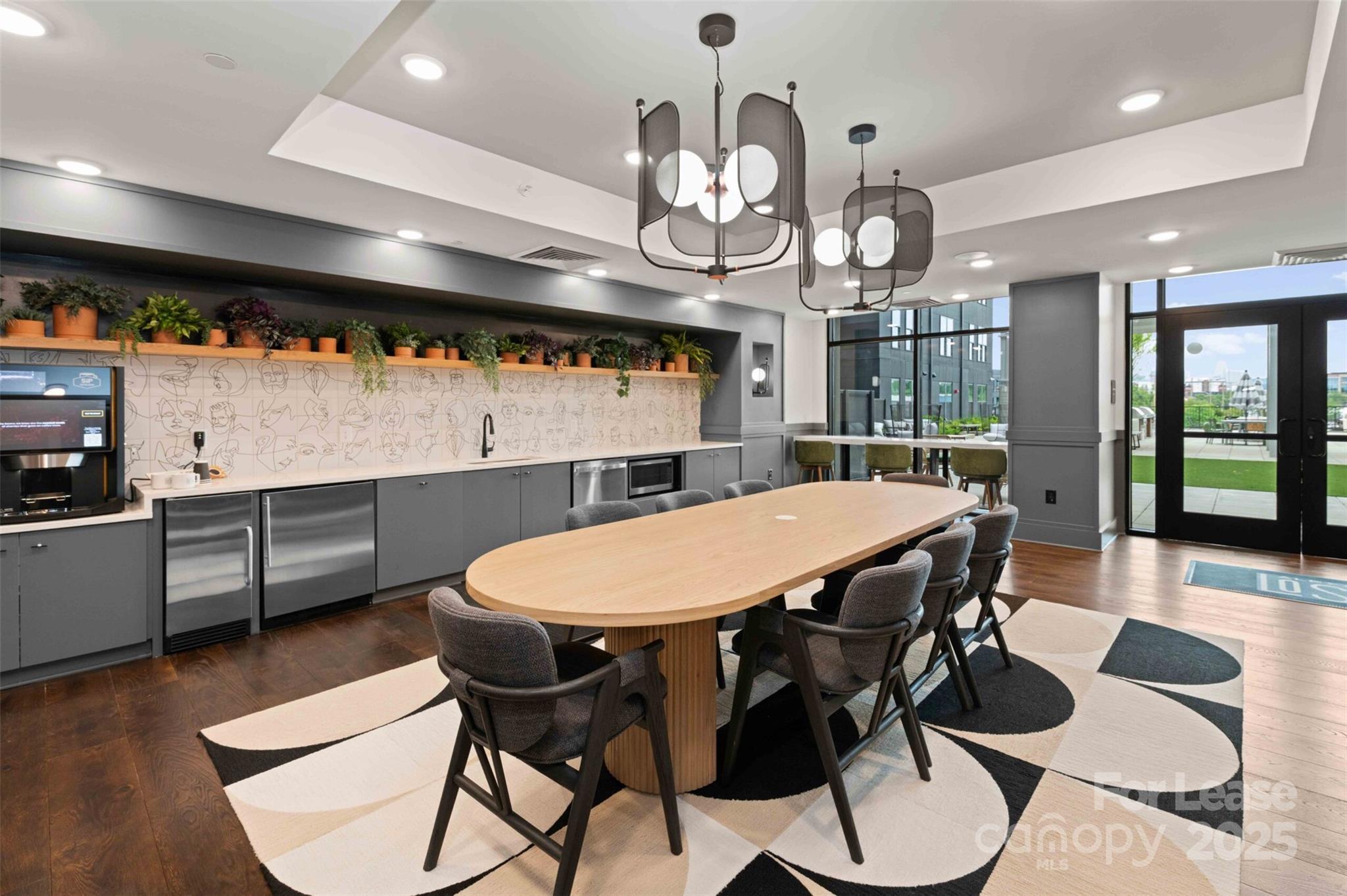 Charlotte, North Carolina 28209, United States, 2 Bedrooms Bedrooms, ,2 BathroomsBathrooms,Residential,Active,5342