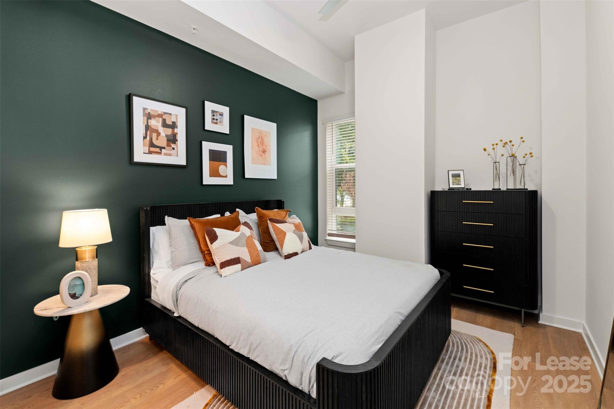 Charlotte, North Carolina 28209, United States, 2 Bedrooms Bedrooms, ,2 BathroomsBathrooms,Residential,Active,5342