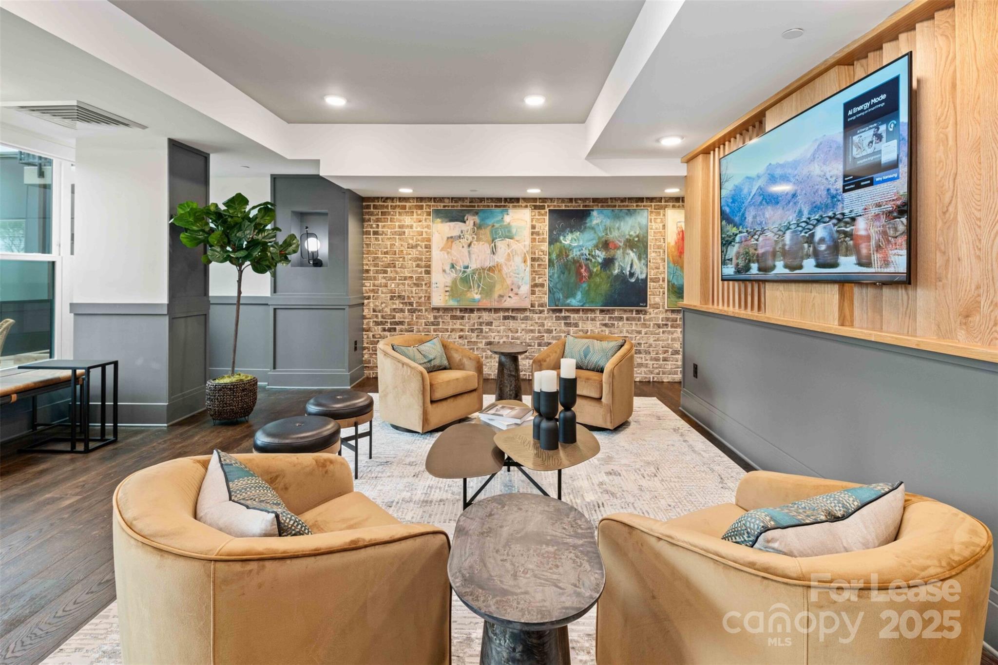 Charlotte, North Carolina 28209, United States, 2 Bedrooms Bedrooms, ,2 BathroomsBathrooms,Residential,Active,5342