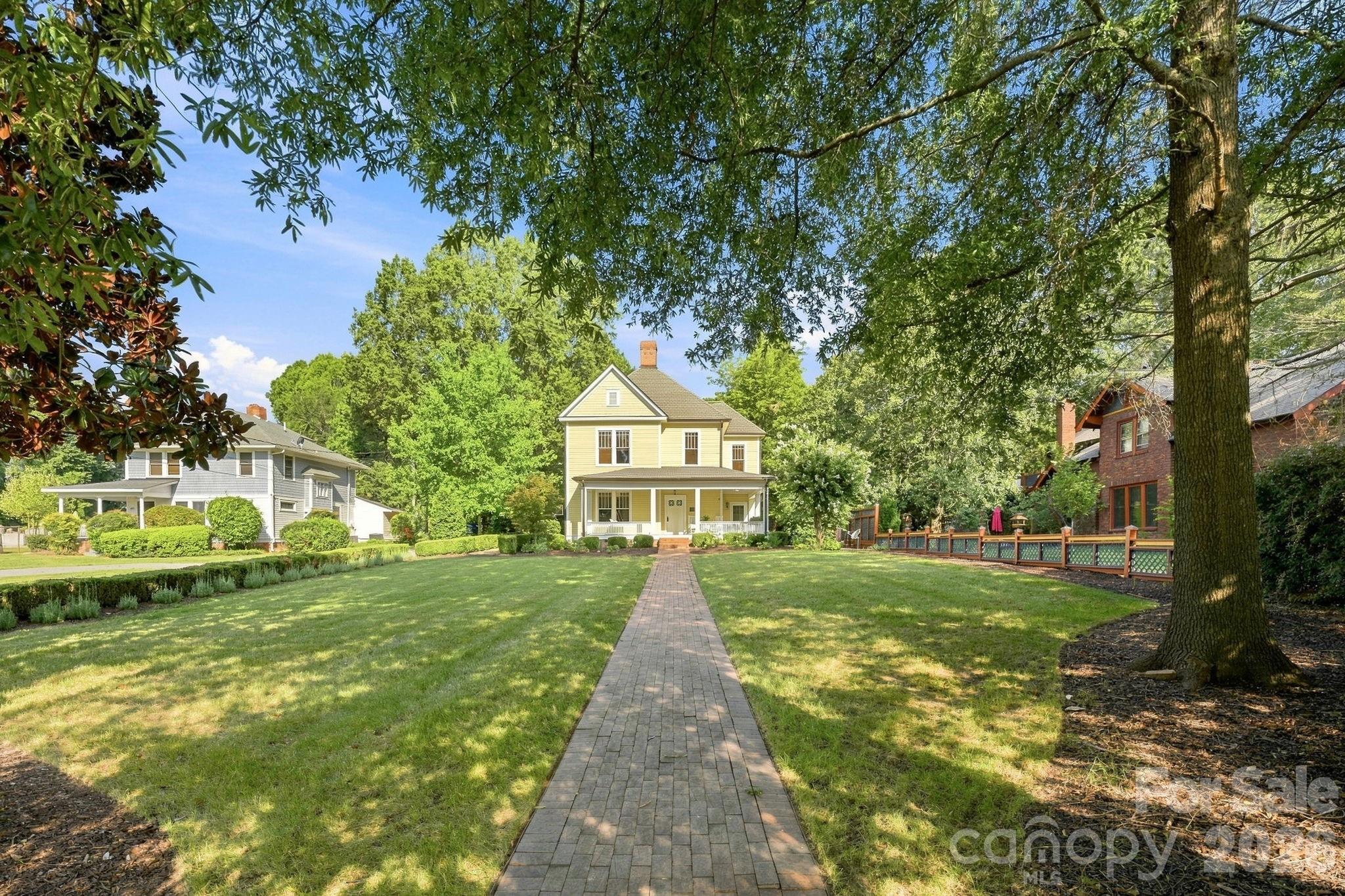 559 N Main Street