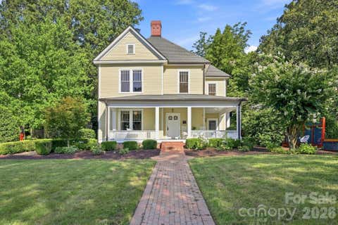 Photo of 559 N Main Street, Davidson, NC 28036 (MLS # 4412732)