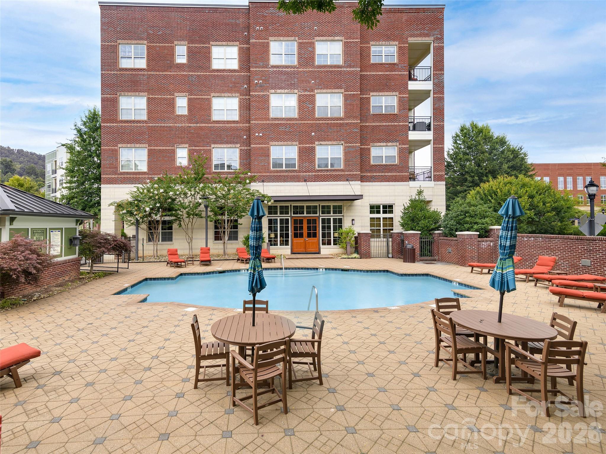 Biltmore Park Town Square - Residential