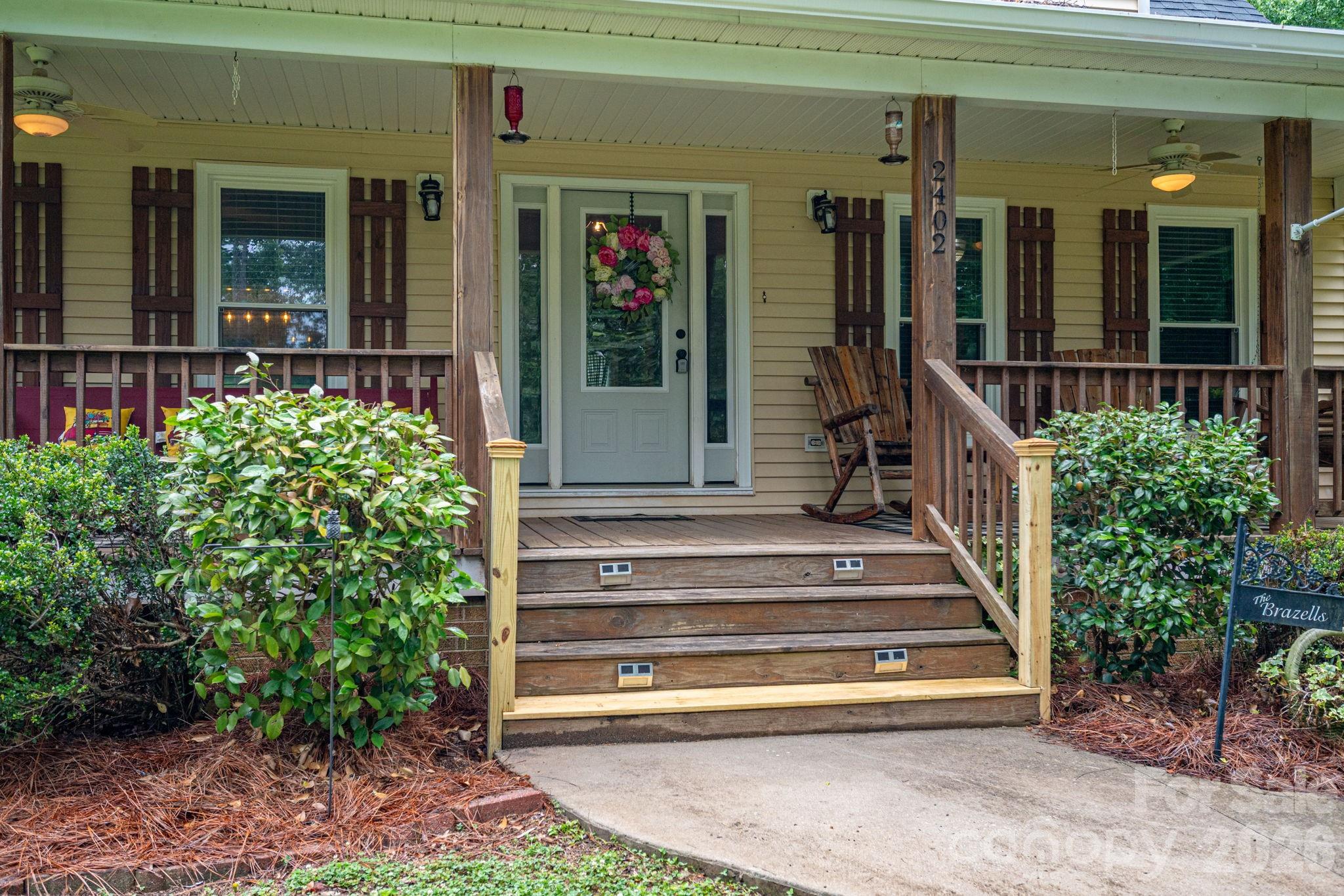 2402 Elmwood Circle