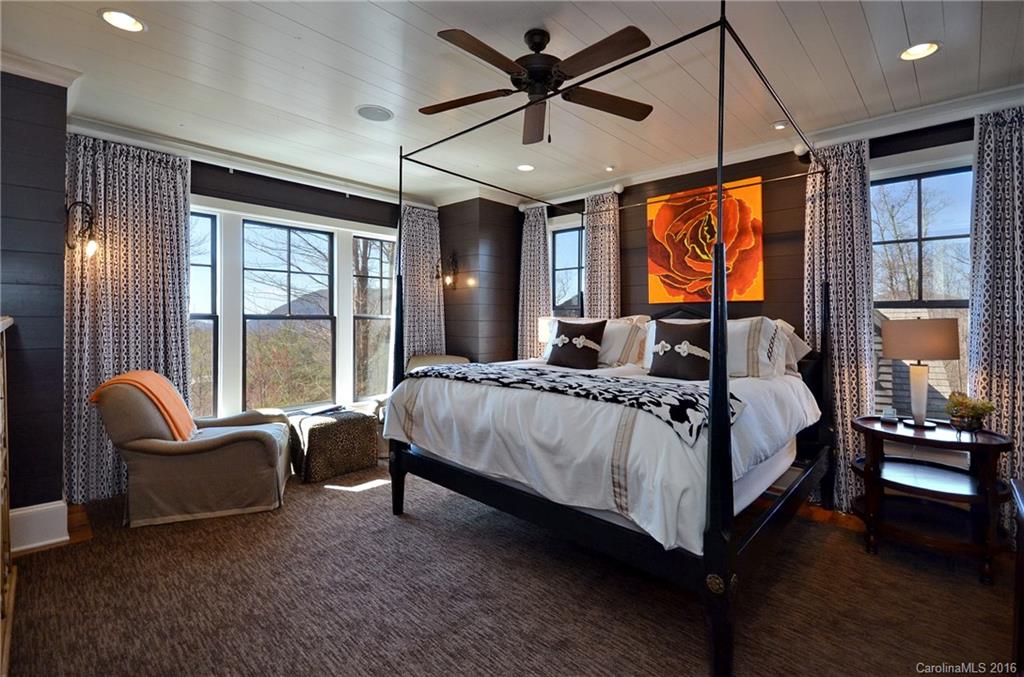 Mountaintop Golf & Lake Club - Residential