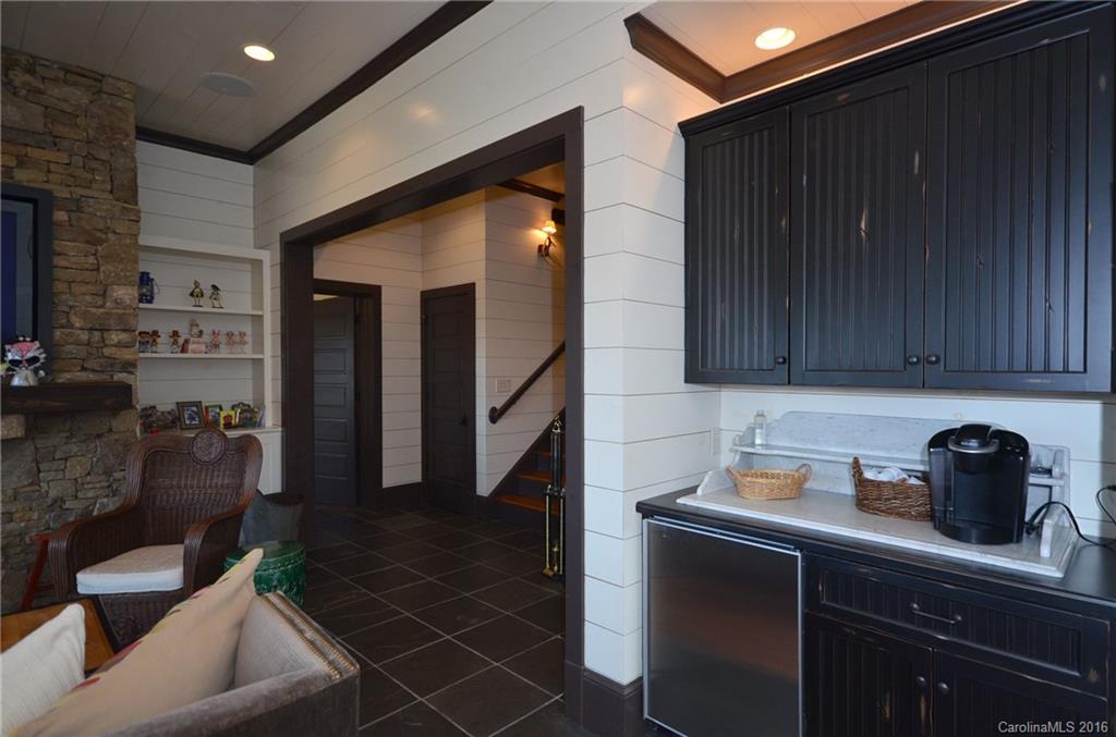 Mountaintop Golf & Lake Club - Residential