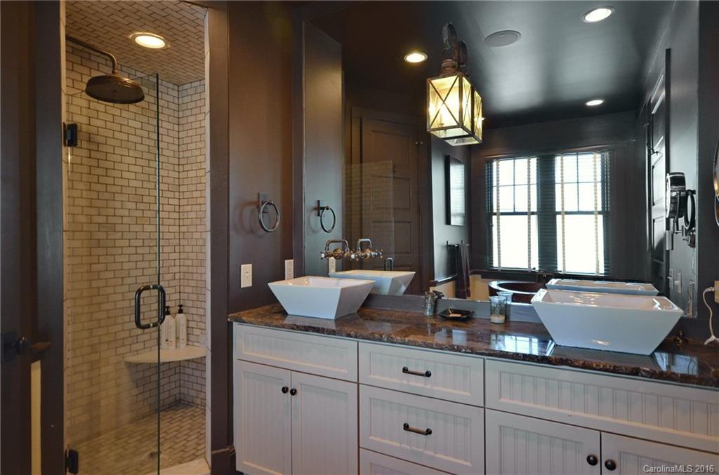 Mountaintop Golf & Lake Club - Residential