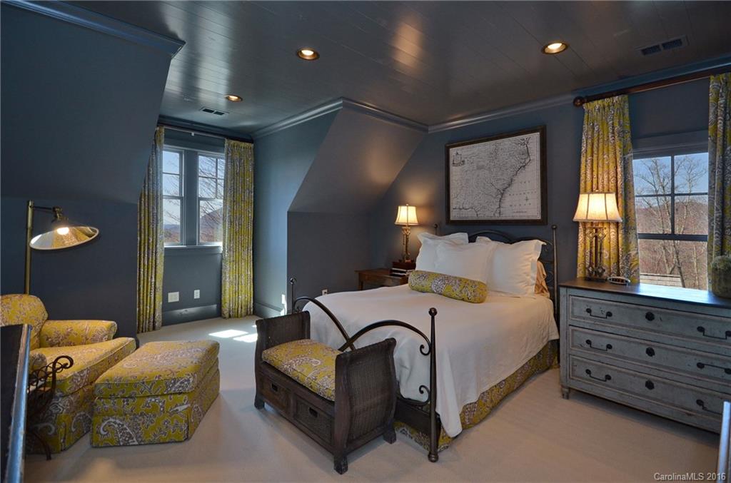 Mountaintop Golf & Lake Club - Residential