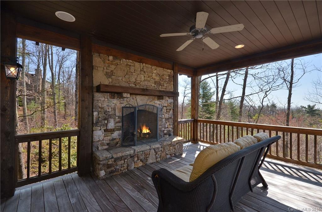 Mountaintop Golf & Lake Club - Residential