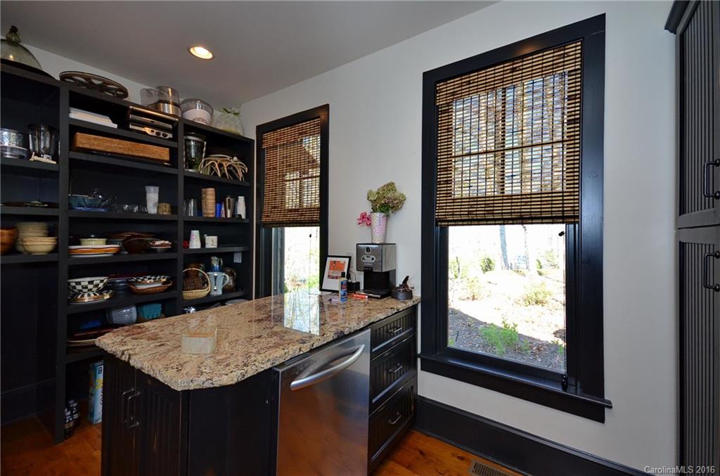 Mountaintop Golf & Lake Club - Residential