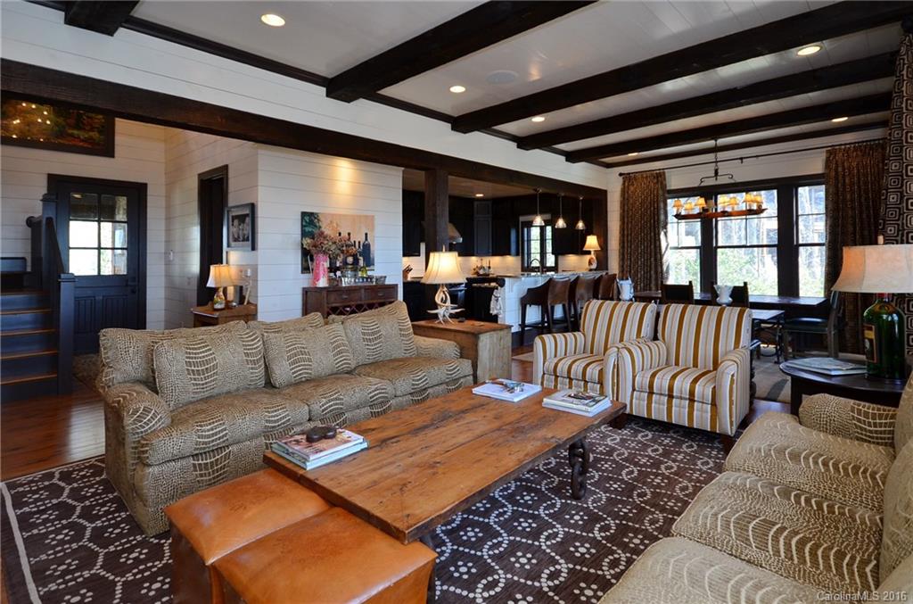 Mountaintop Golf & Lake Club - Residential