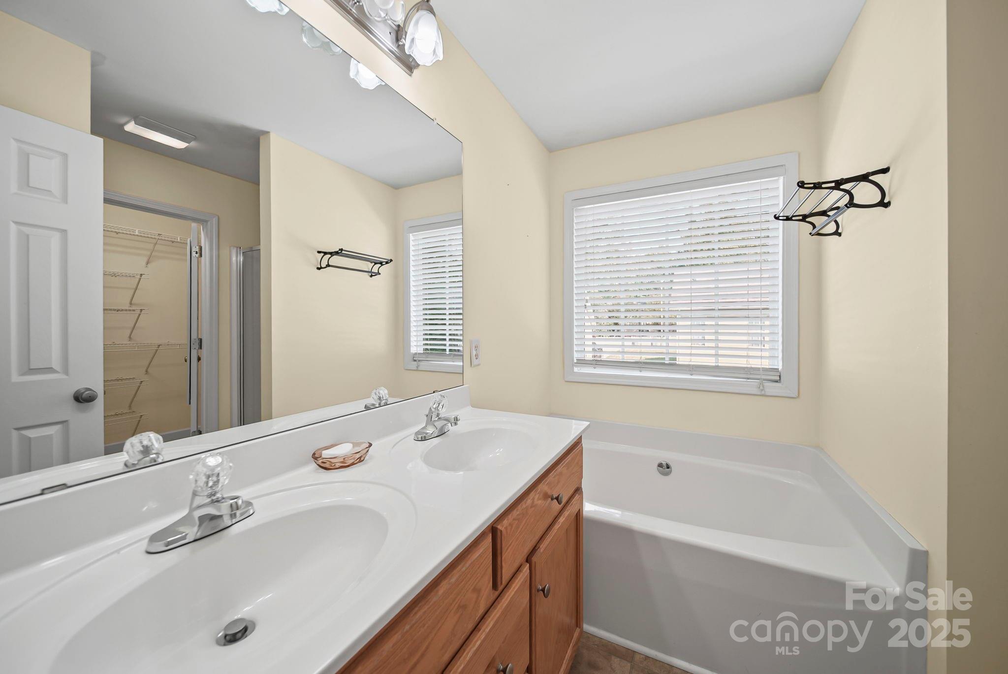 Kannapolis, North Carolina 28083, United States, 3 Bedrooms Bedrooms, ,2 BathroomsBathrooms,Residential,Active,228823