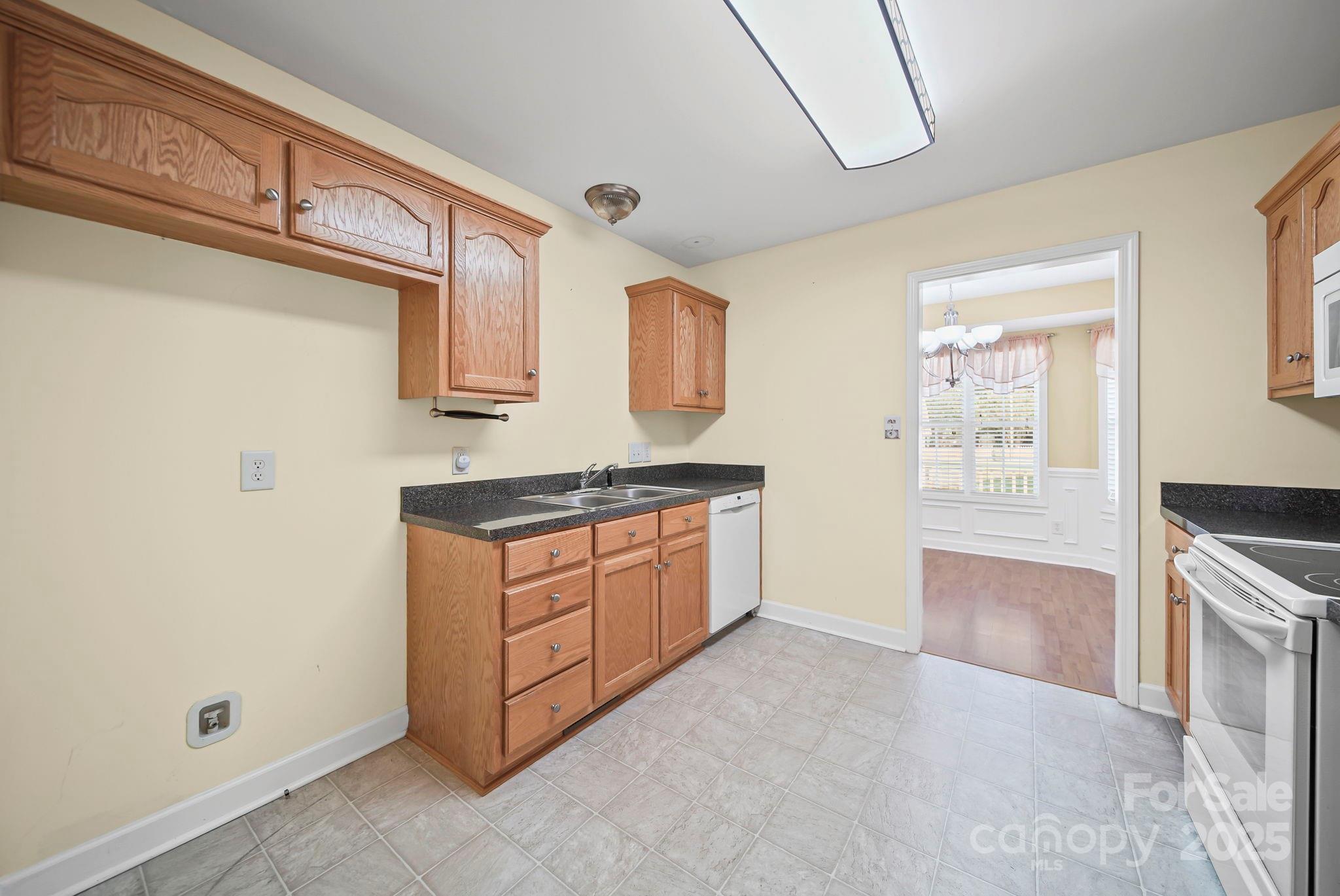 Kannapolis, North Carolina 28083, United States, 3 Bedrooms Bedrooms, ,2 BathroomsBathrooms,Residential,Active,228823