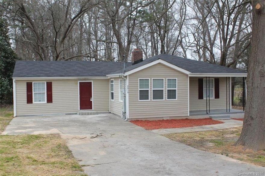 HUGE Price reduction... HURRY...Fabulously updated move in ready lovely ranch located at the end of the street with no cut-through traffic. Home features new roof, new stainless steel appliances, fresh paint, and carpet and vinyl floors. Don't miss this great opportunity to own this cozy home. Convenient to highways and shopping in Gastonia.