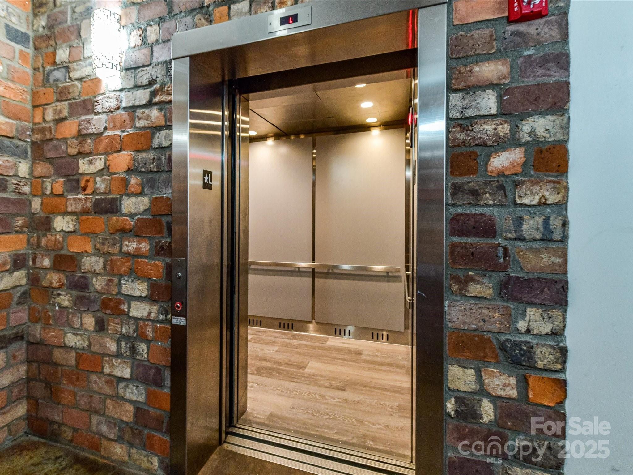 3123 N Davidson Street 201