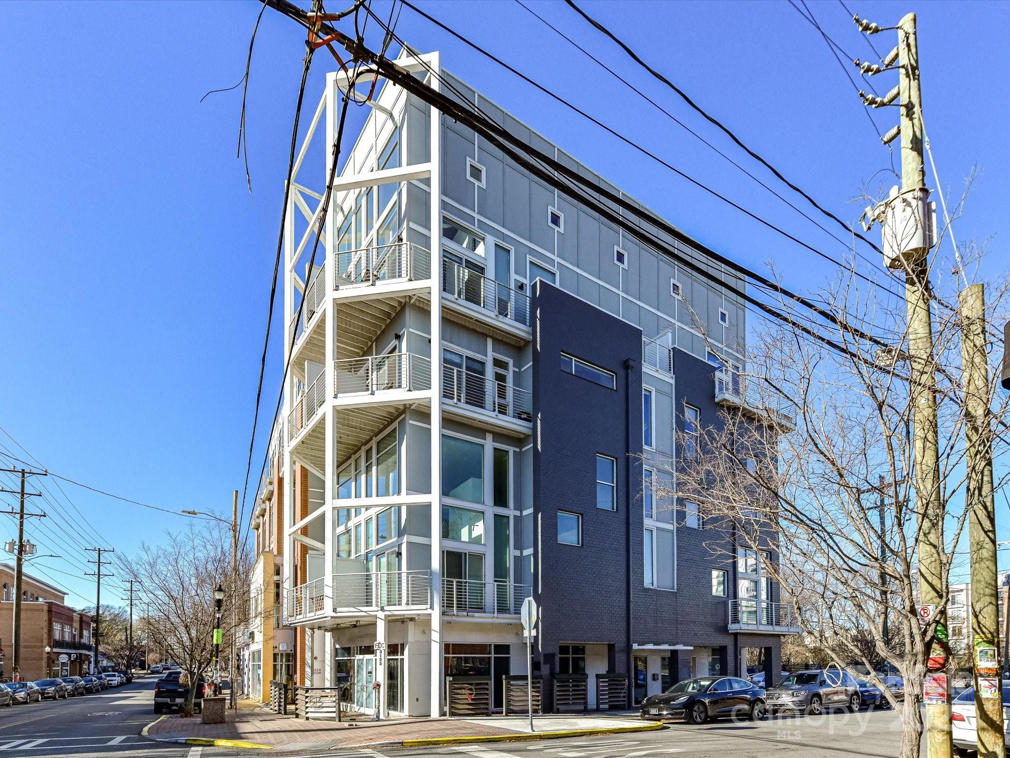 3123 N Davidson Street 201