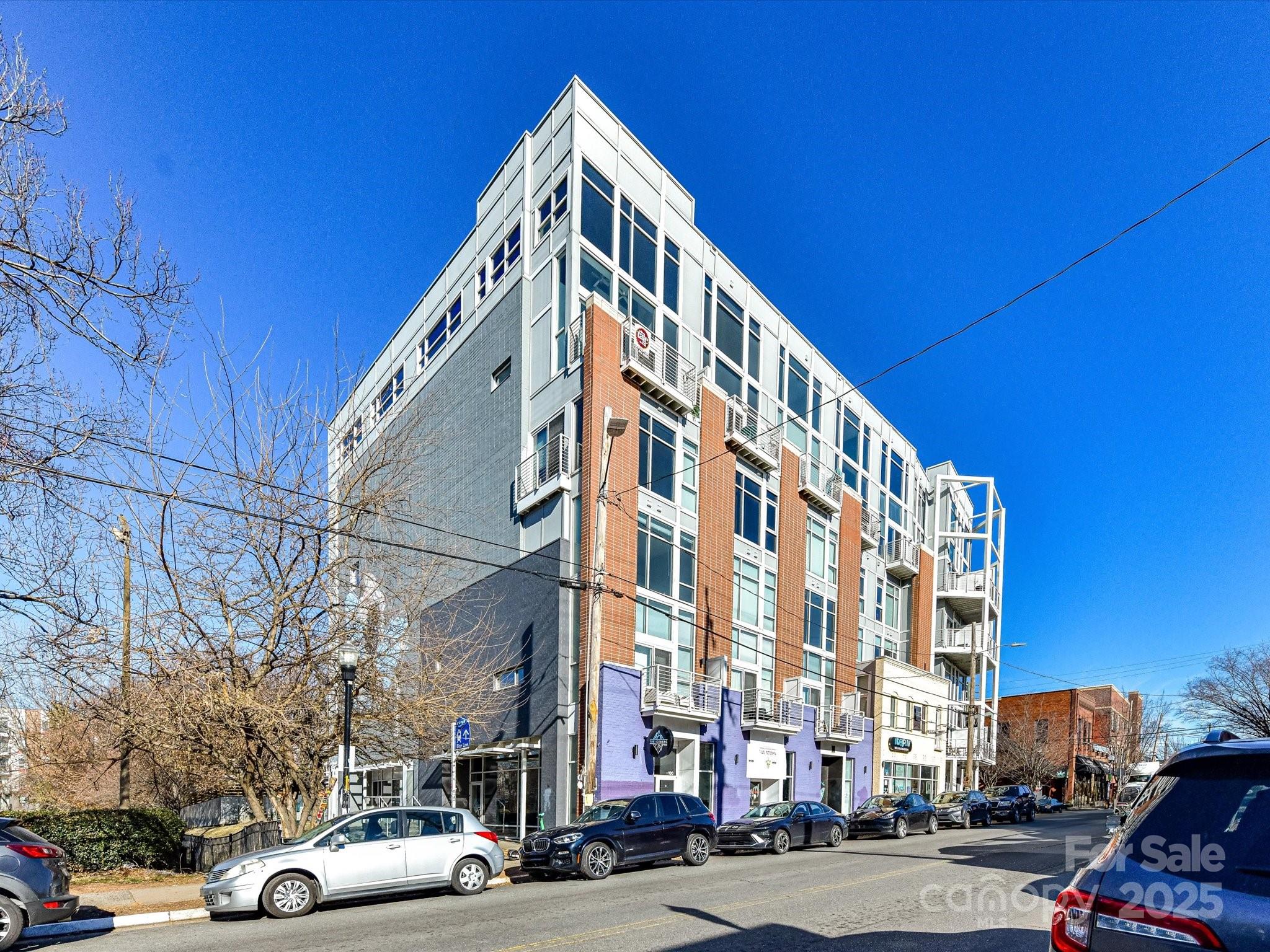 3123 N Davidson Street 201