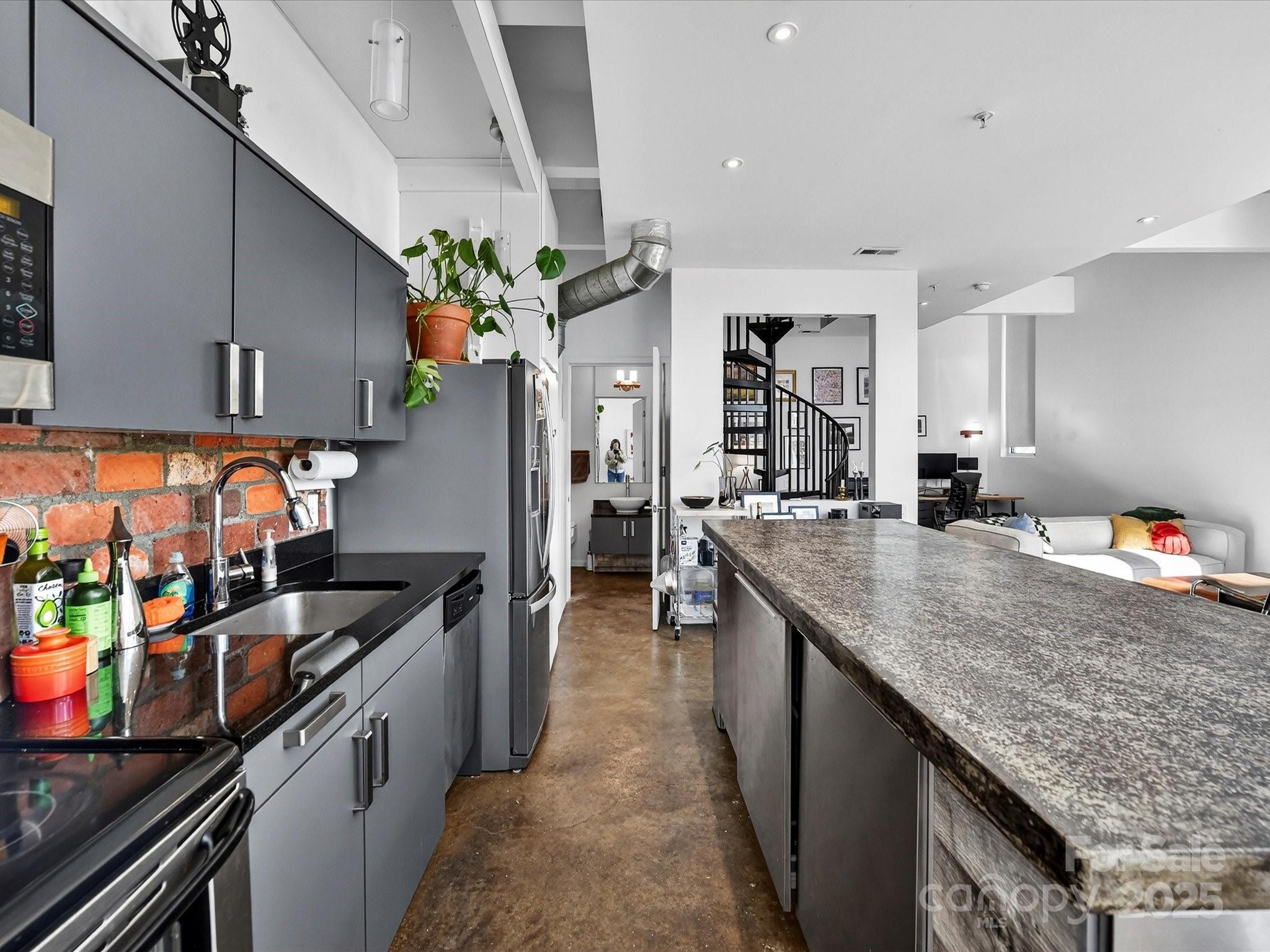 Fat City Condominium - Residential