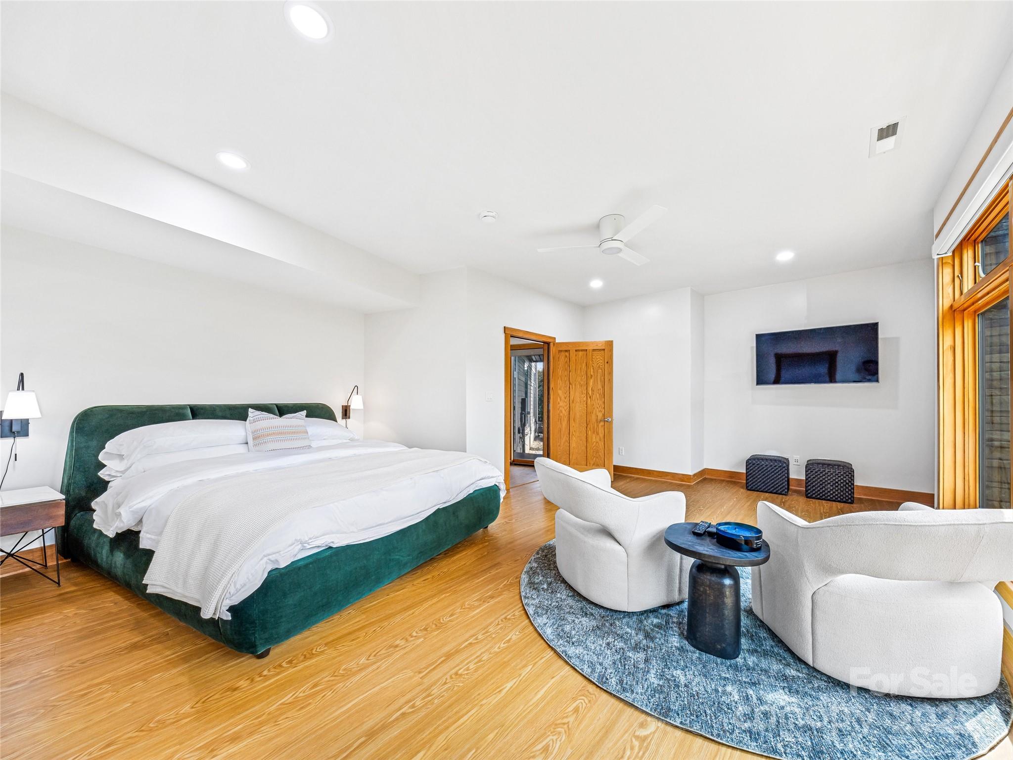 Reynolds Mountain - Residential