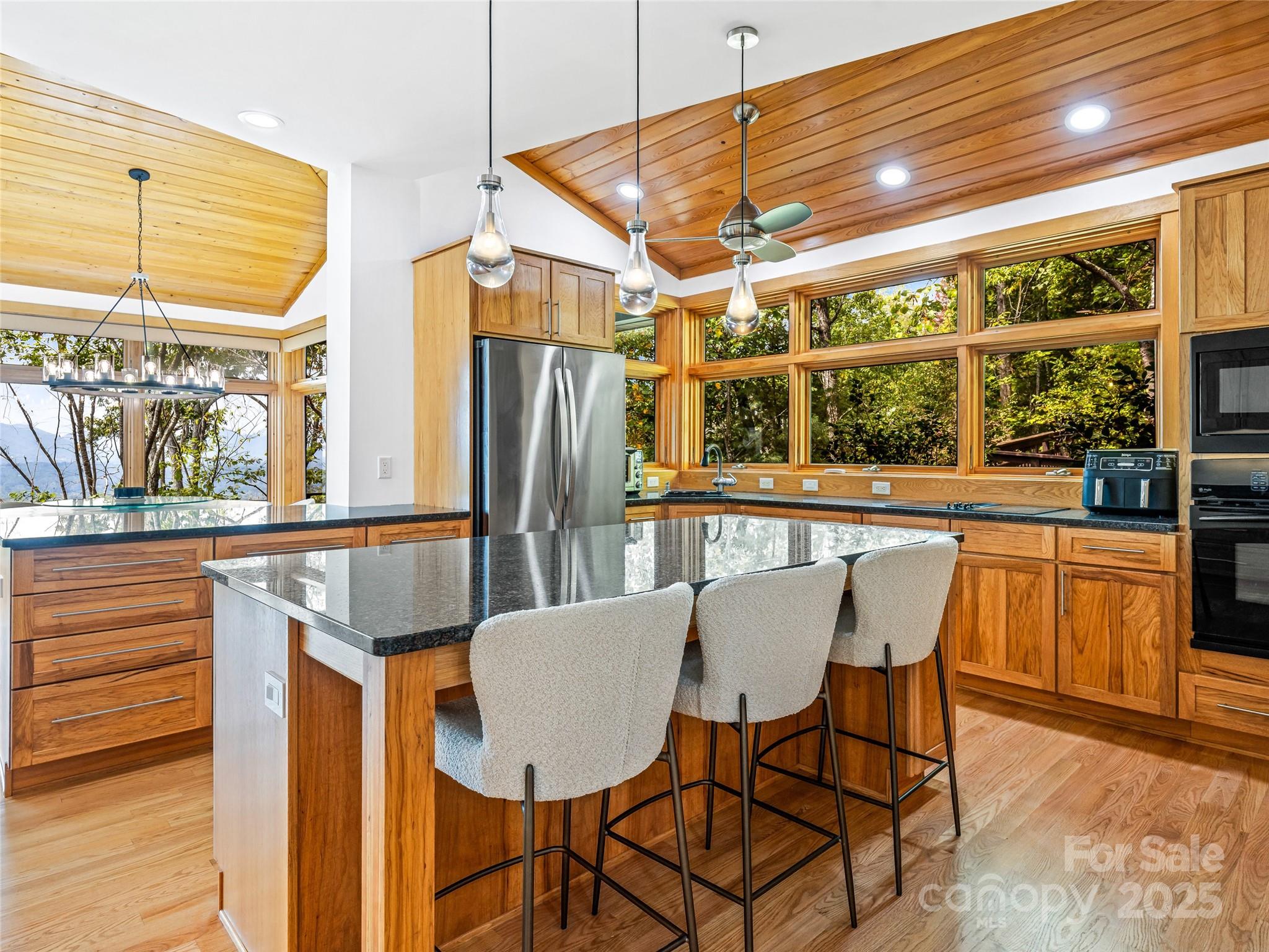 Reynolds Mountain - Residential