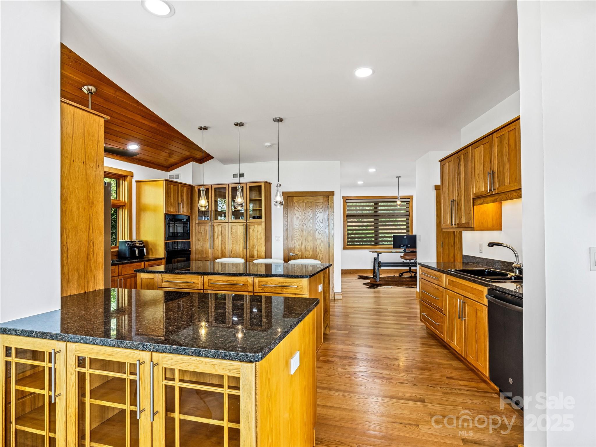 Reynolds Mountain - Residential