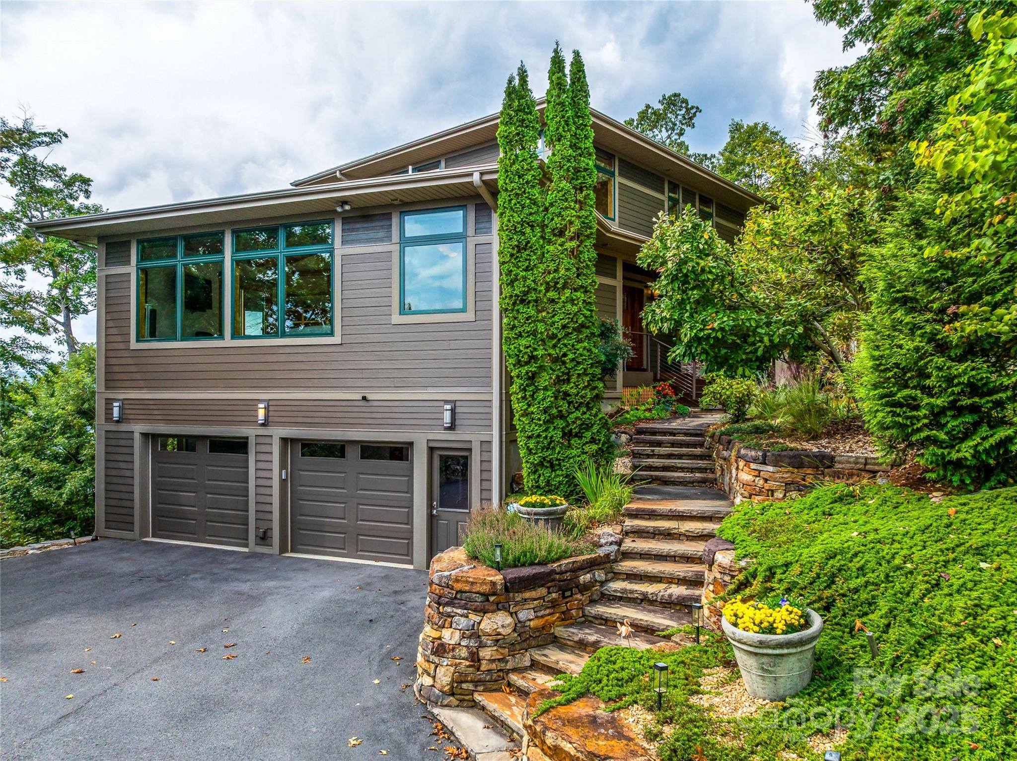 Reynolds Mountain - Residential